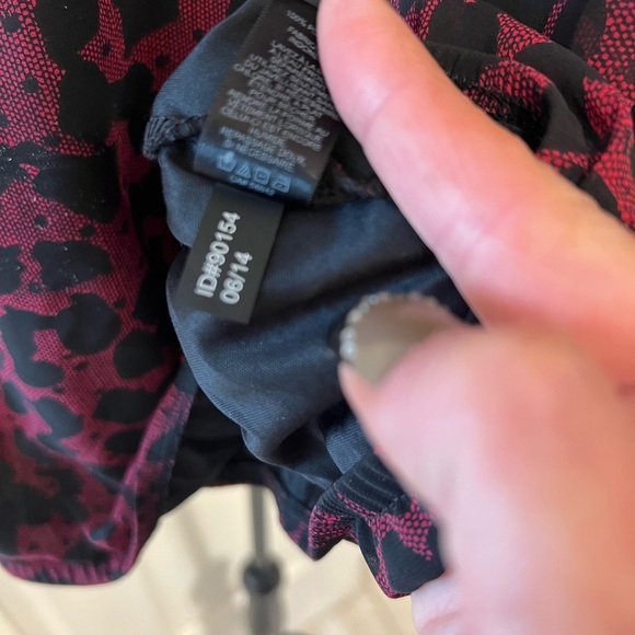 🖤🖤NWT-EXPRESS BURGUNDY AND BLACK HALTER TOP SZ S🖤🖤 - Picture 10 of 10